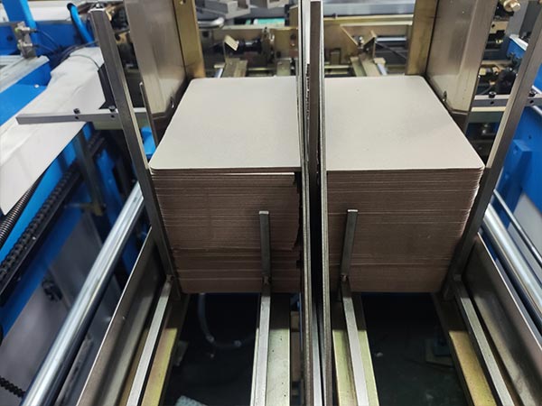 Automatic Round Corner Case Maker